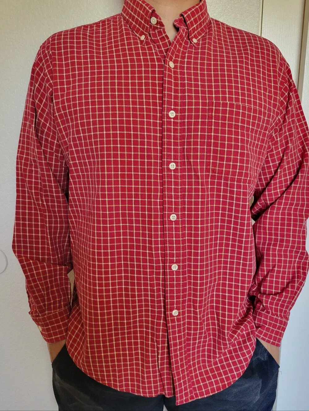 VNT Mens J cres Red Button Up Size L